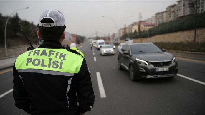 ankara-trafik-polisi-yol-2335192.jpg