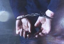 Kendilerini banka görevlisi olarak tanıtarak dolandırıcılık yaptılar
