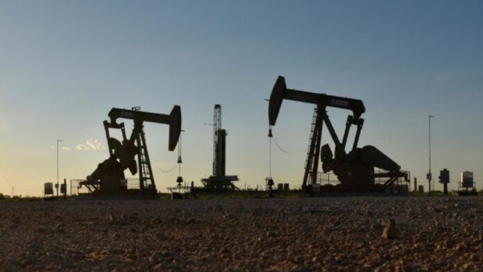 petrol-reu-1478124.jpg