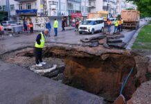 Ankara’da sağanak nedeniyle yol çöktü