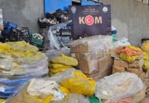 Uşak’ta son kullanma tarihi geçmiş 29 ton çikolata ele geçirildi