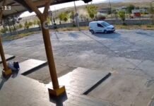 Takla atan otomobil metrelerce sürüklendi