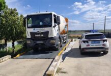 Taşıma sınırını aşan kamyon sürücüsüne 60 bin lira ceza