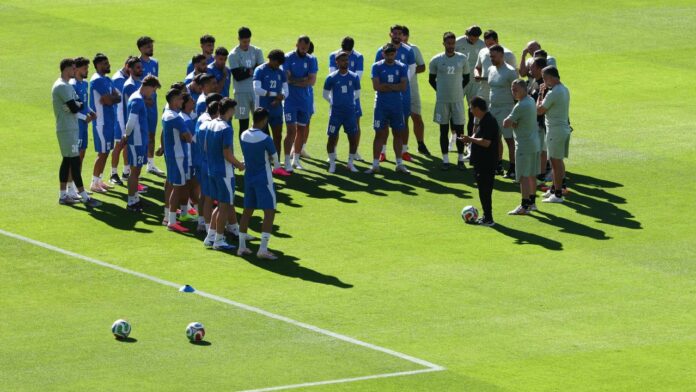iran-futbol-takimi-reuters-2470417.jpg