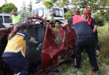 Sınav yolunda kaza geçirdiler: 3 yaralı