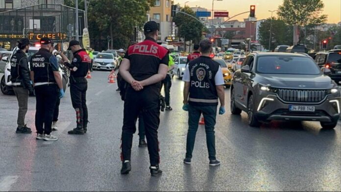 polis-aa-2467608.jpg