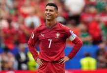 Ronaldo tarihe geçti