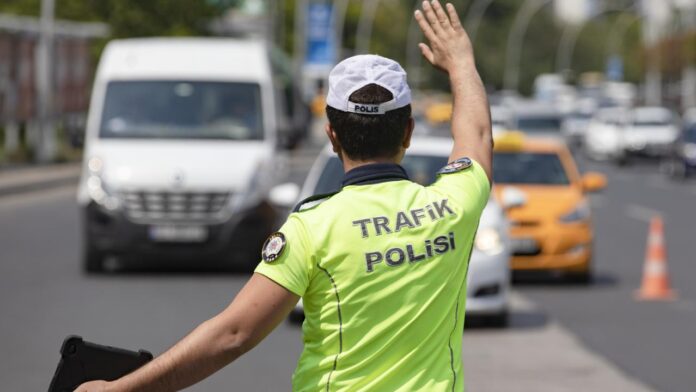 trafik-polisi-aa-2043234.jpg