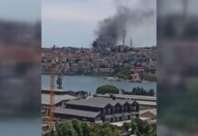 Fatih’te binada çıkan yangın araçlara sıçradı