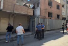 Kentsel dönüşüme giren bina kısmen çöktü: 1 ölü, 2 yaralı