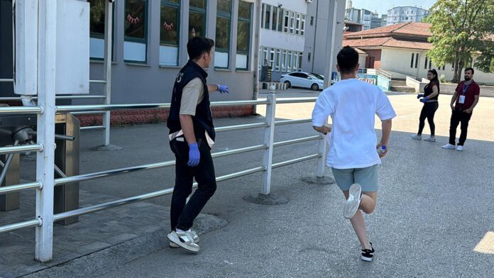 yks-polis-2240609.jpg