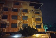 İstanbul’da kentsel dönüşüm kapsamındaki binanın balkonları ile duvarı çöktü
