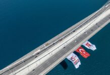 Boğaz’daki köprülere 15 Temmuz dolayısıyla Türk bayrağı asıldı