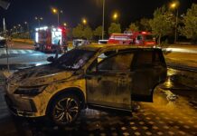 Şarjdaki elektrikli otomobilde yangın ve patlama