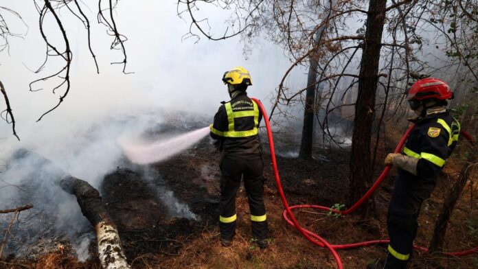 france-fire-reu-2477372.jpg