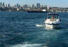 Kız Kulesi önlerinde sürüklenen tekne kurtarıldı