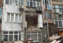 Deprem oldu zannetiler, odanın duvarı yıkıldı