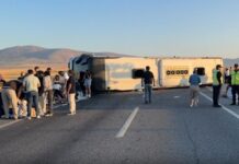 Kütahya’da yolcu otobüsü devrildi: 31 yaralı