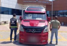 Ters şeritten giden minibüsün sürücüsünün ehliyetine el konuldu